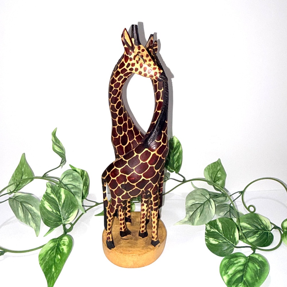 Hand Carved Wooden Giraffe Sculpture Intertwined Necks Hand Painted 12.5" - Picture 15 of 16